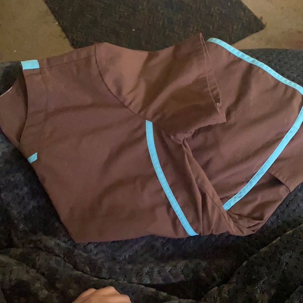 Brown M scrub top
